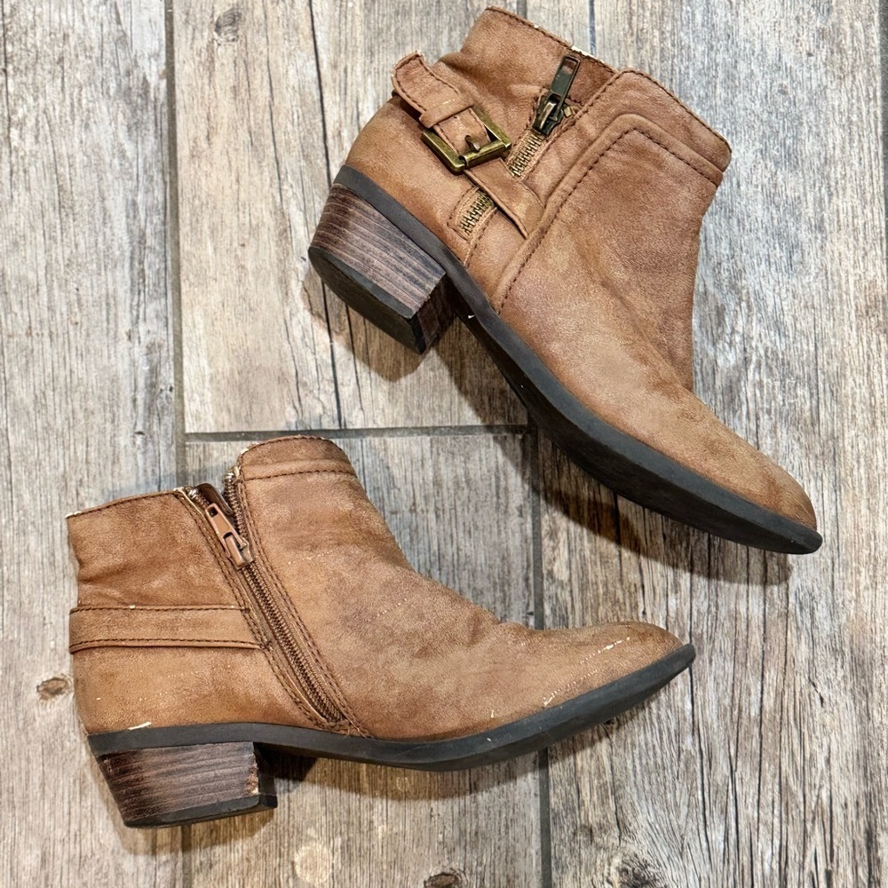 Boots - Picture 1 of 10